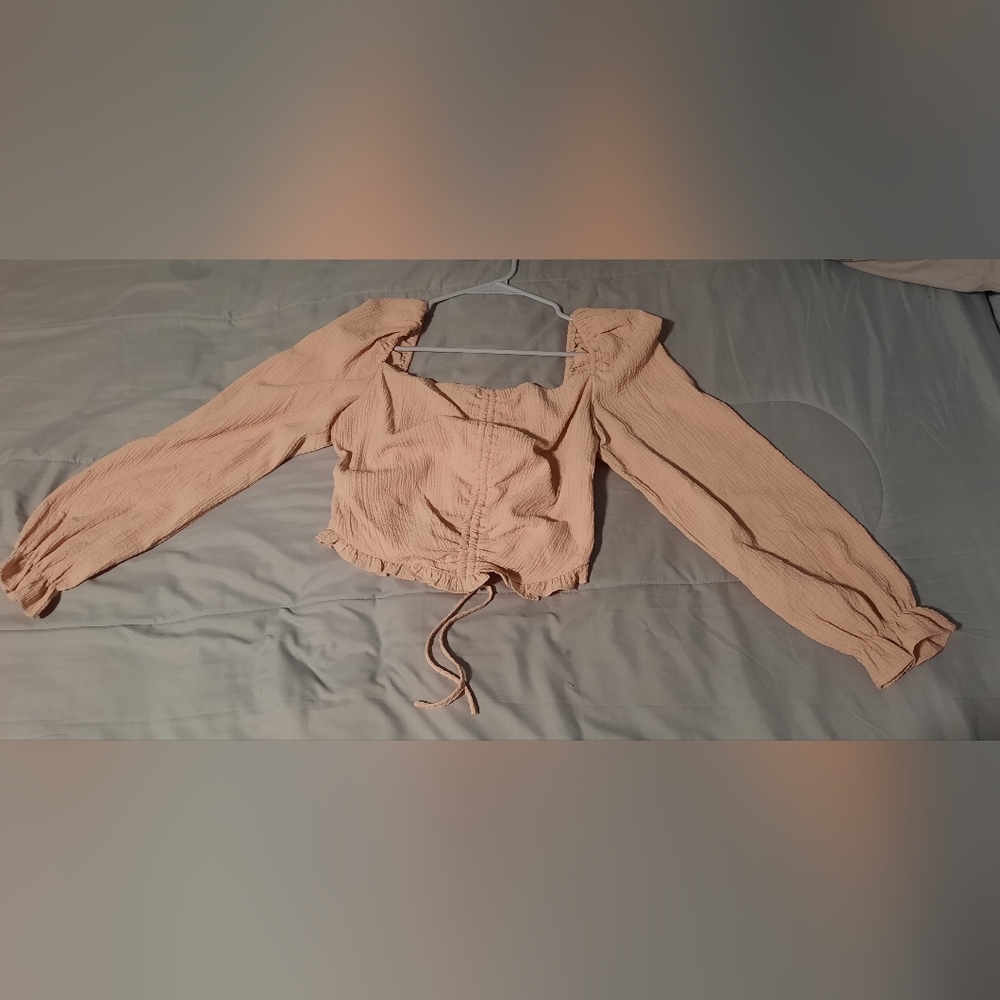 puffed sleeved top with adjustable string in the front